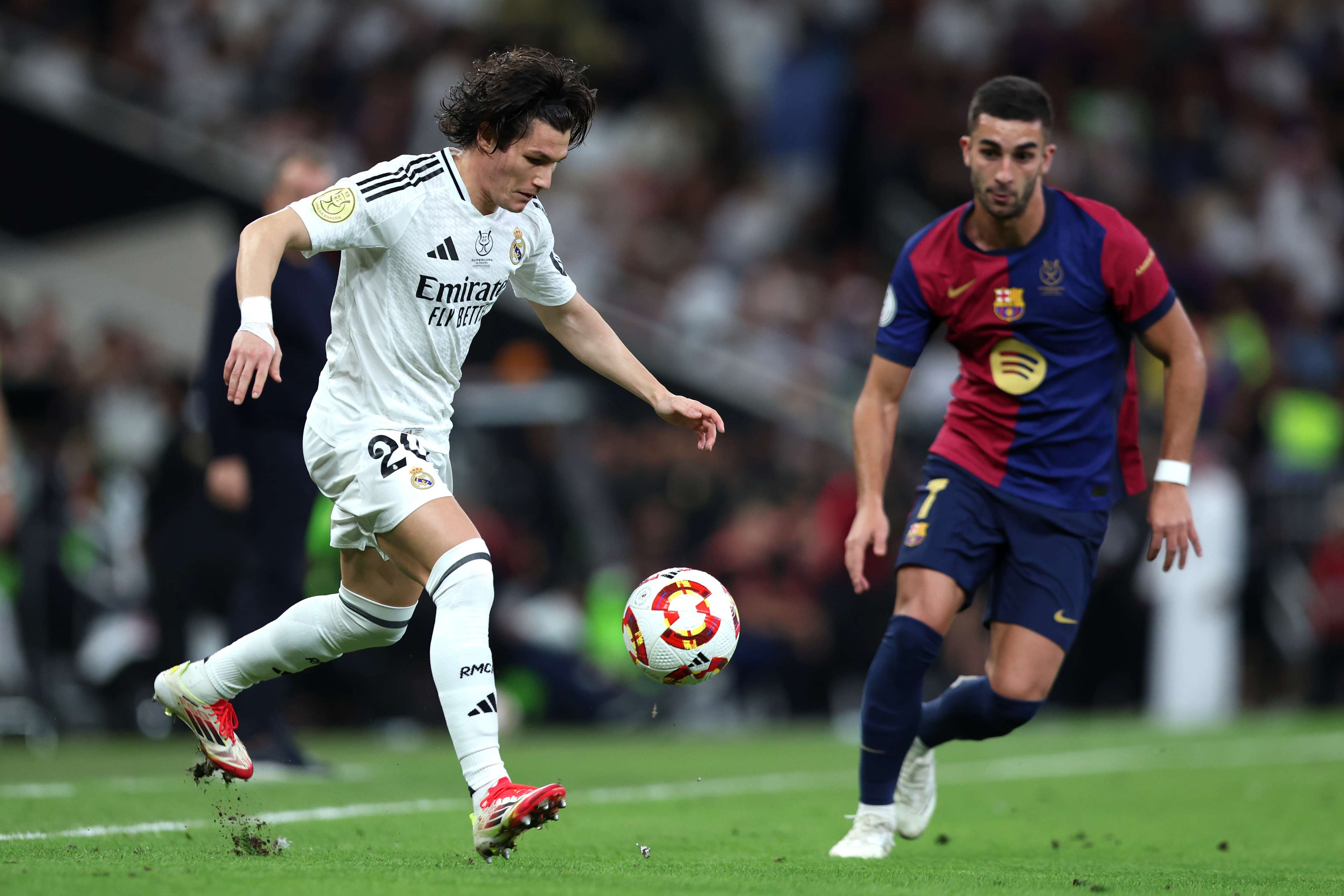 泰山主場惜敗，海港凱旋球迷漸行漸遠.